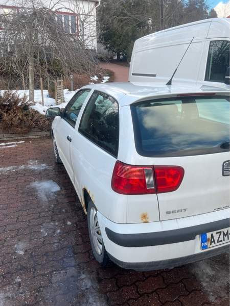 Seat Ibiza Sarov - valokuva 5