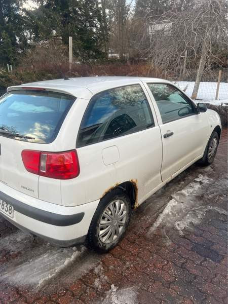 Seat Ibiza Sarov - valokuva 4
