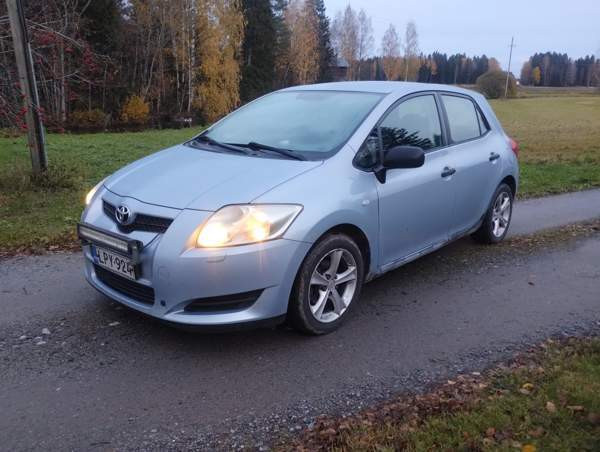 Toyota Auris Laihia - photo 1