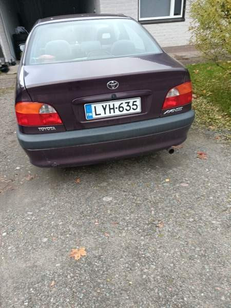 Toyota Avensis Луга - изображение 1