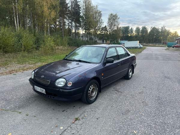 Toyota Corolla Raasepori - valokuva 1