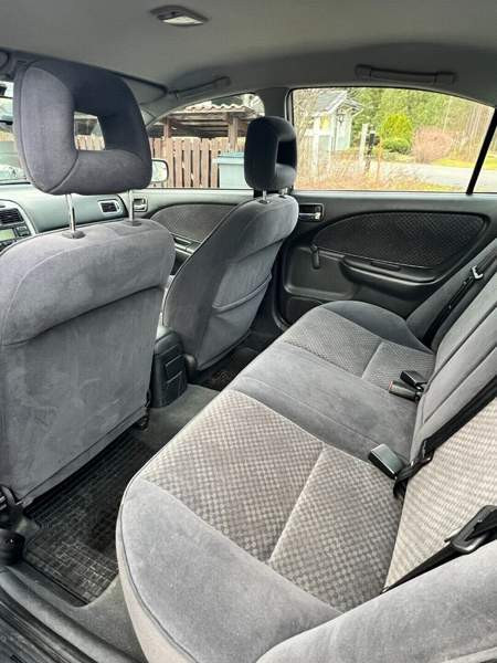 Toyota Avensis Luga – foto 8