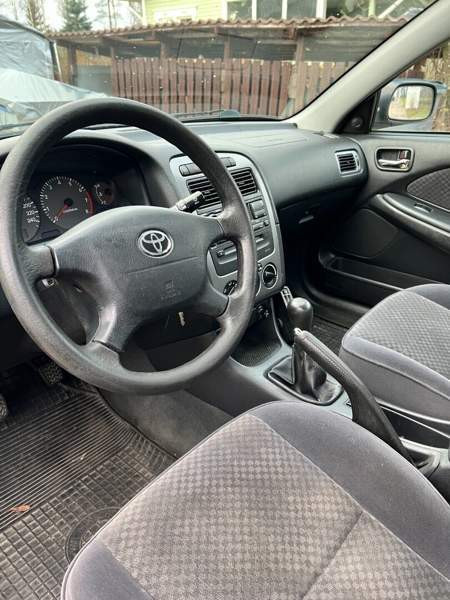 Toyota Avensis Luga – foto 6