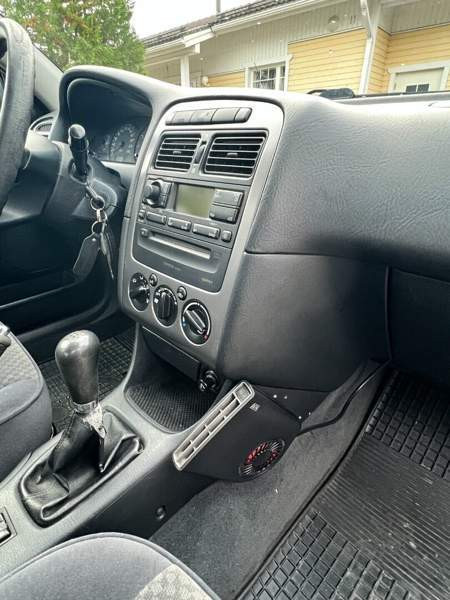 Toyota Avensis Luga – foto 7