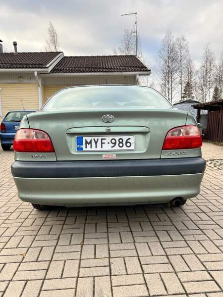 Toyota Avensis Luga – foto 3