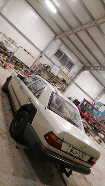 Mercedes-Benz 200 Rautalampi - photo 3