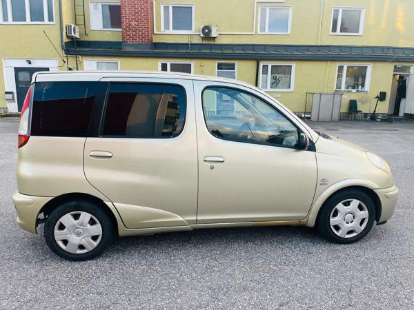 Toyota Yaris Verso Sarov - valokuva 2