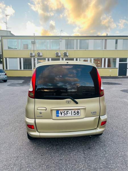 Toyota Yaris Verso Sarov - valokuva 6