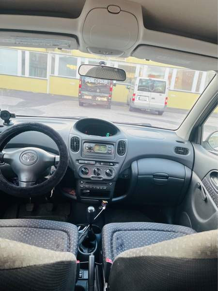 Toyota Yaris Verso Sarov - valokuva 4