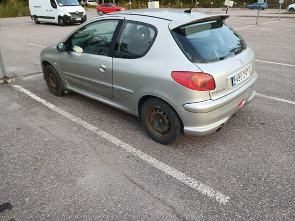 Peugeot 206 Порвоо - изображение 7