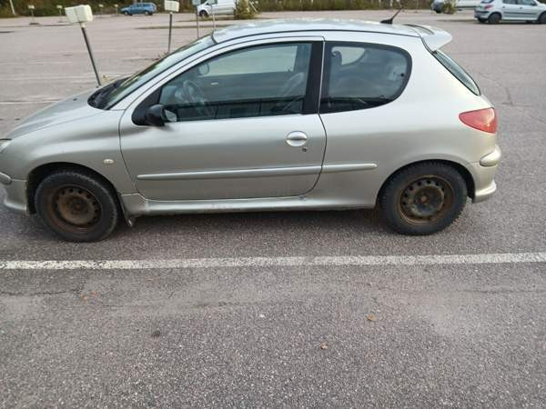 Peugeot 206 Порвоо - изображение 8