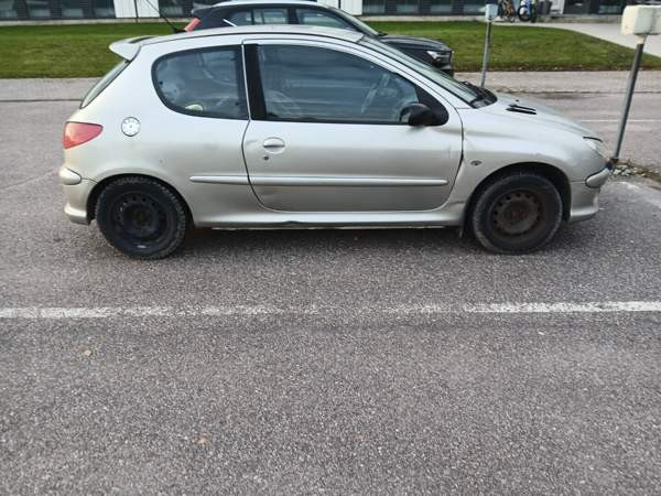 Peugeot 206 Порвоо - изображение 2