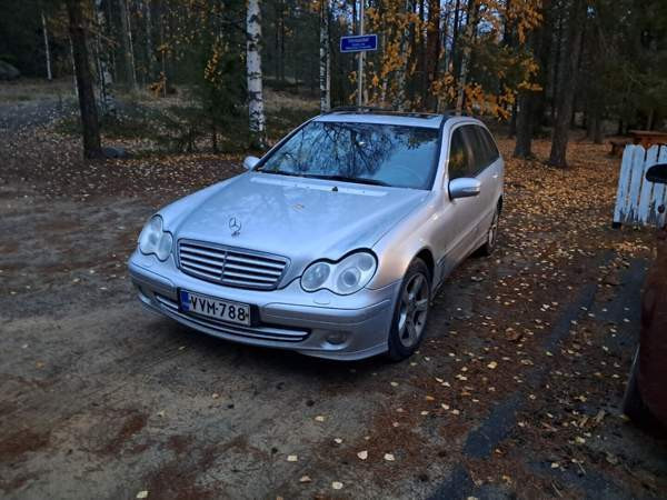 Mercedes-Benz 220 Luga - photo 1