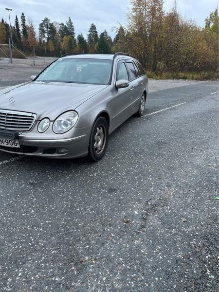 Mercedes-Benz E Taksimo - valokuva 1