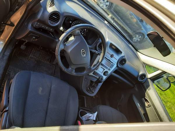 Kia Carens Lieto – foto 4