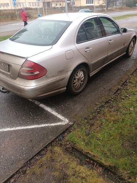 Mercedes-Benz E Punkalaidun - изображение 8