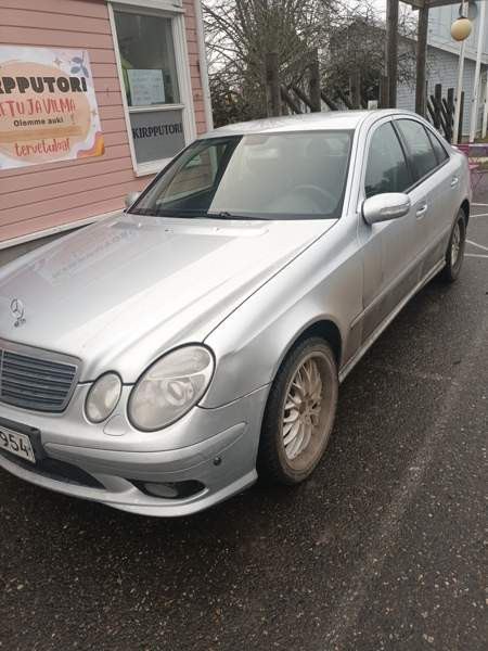 Mercedes-Benz E Punkalaidun - изображение 1