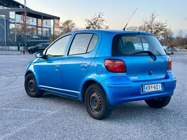 Toyota Yaris Turtkul - valokuva 4