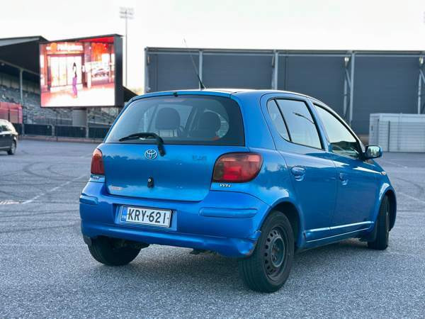 Toyota Yaris Turtkul - valokuva 3