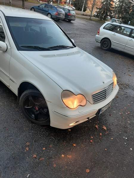 Mercedes-Benz 180 Ювяскюля - изображение 5