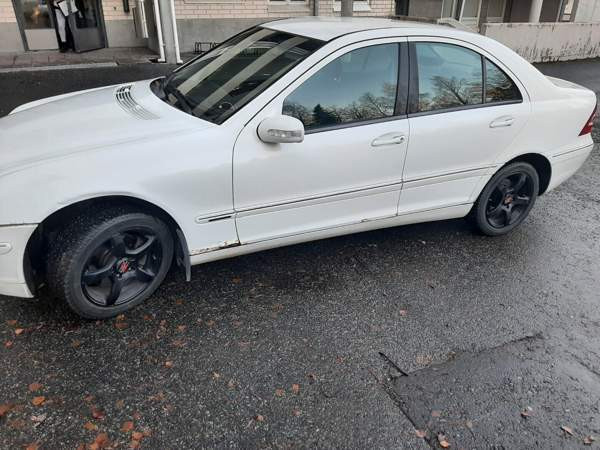 Mercedes-Benz 180 Ювяскюля - изображение 2