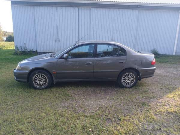 Toyota Avensis Nivala - изображение 3