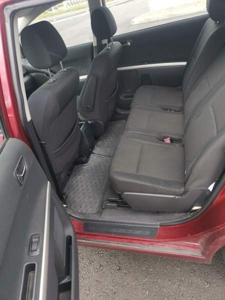 Toyota Corolla Verso Turtkul - valokuva 5