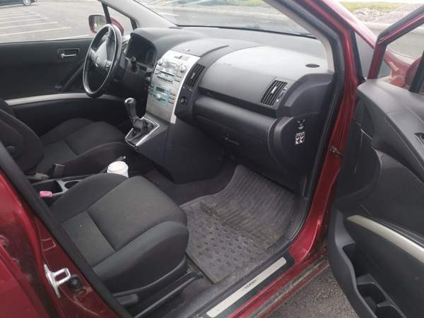 Toyota Corolla Verso Turtkul - valokuva 4