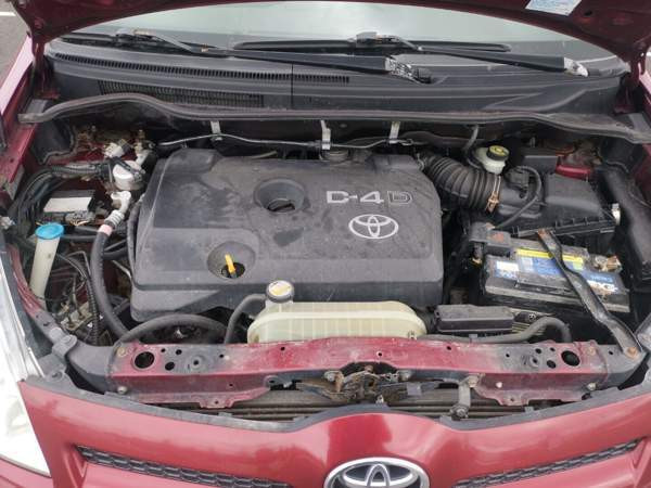 Toyota Corolla Verso Turtkul - valokuva 7