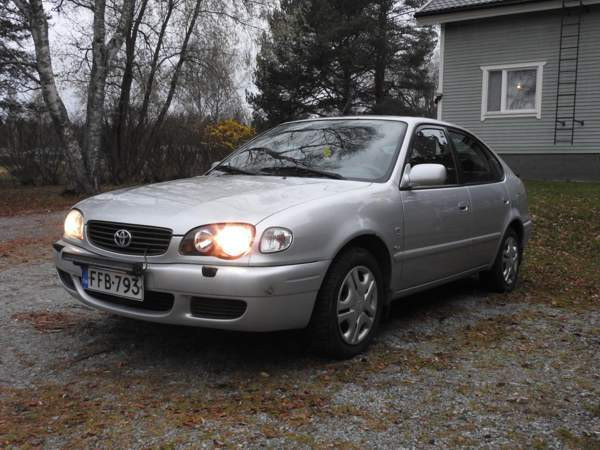 Toyota Corolla Luoto - изображение 1