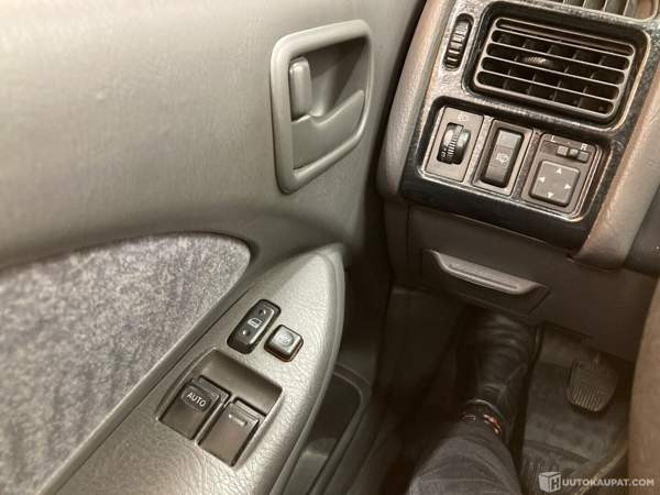 Toyota Avensis Tornio - valokuva 8