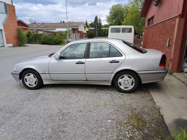 Mercedes-Benz C Tampere - valokuva 4