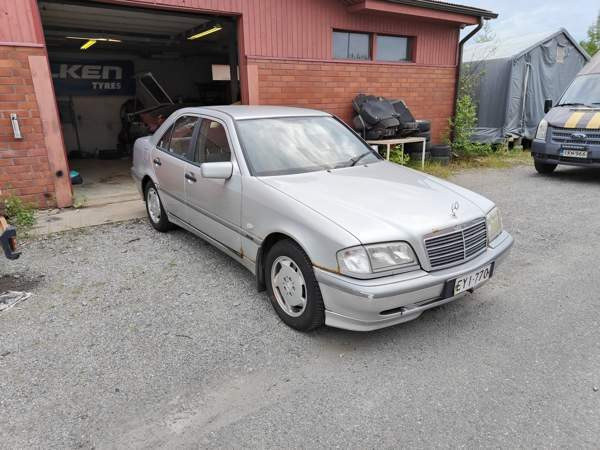 Mercedes-Benz 180 Тампере - изображение 5