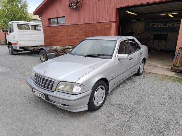 Mercedes-Benz 180 Тампере - изображение 1