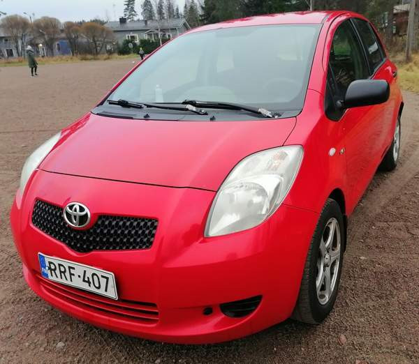 Toyota Yaris Helsinki - изображение 1