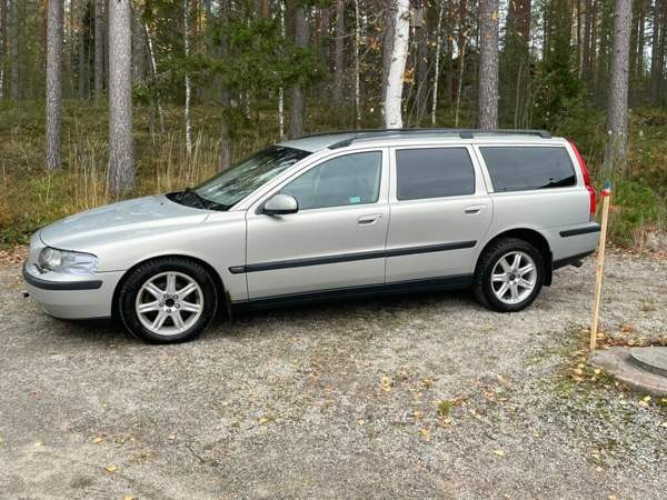 Volvo V70 Луга - изображение 2