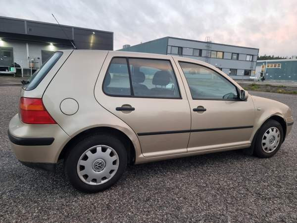 Volkswagen Golf Turtkul - valokuva 3