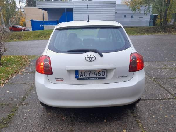 Toyota Auris Glebychevo - valokuva 5