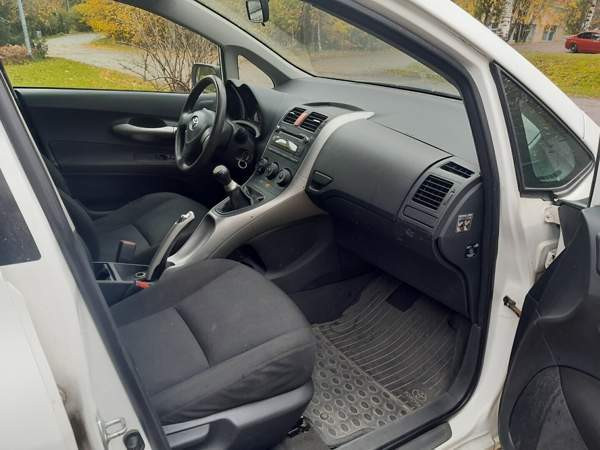 Toyota Auris Glebychevo - valokuva 6