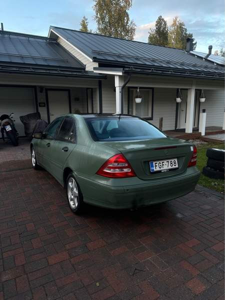 Mercedes-Benz C Luga – foto 3