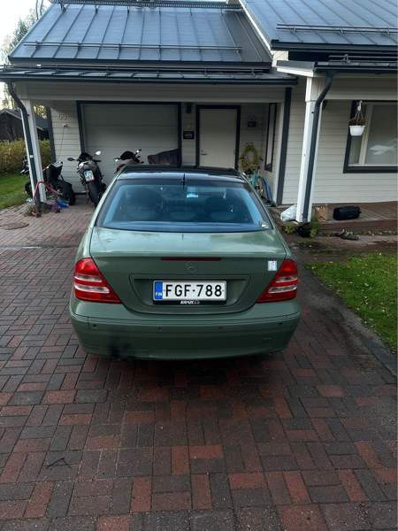 Mercedes-Benz C Luga – foto 4