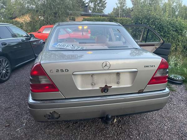 Mercedes-Benz 250 Askola - photo 2