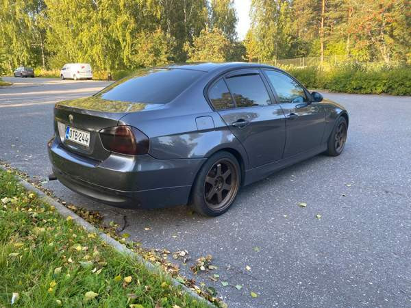 BMW 320 Mikkeli - valokuva 5