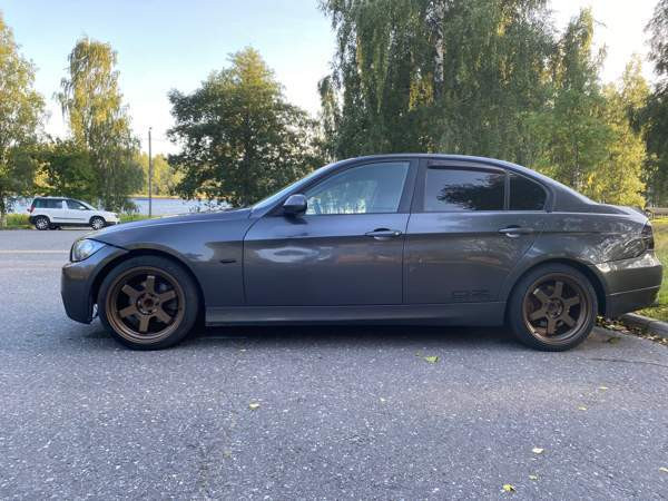 BMW 320 Mikkeli - valokuva 8