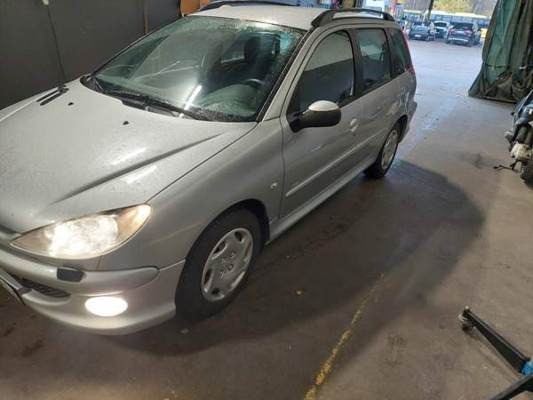 Peugeot 206 Эспоо - изображение 2