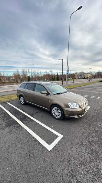 Toyota Avensis Varkaus - valokuva 2