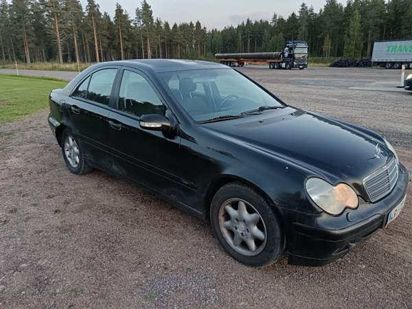 Mercedes-Benz C Raahe - valokuva 1