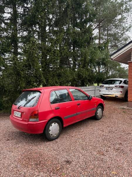Toyota Starlet Helsinki - valokuva 2