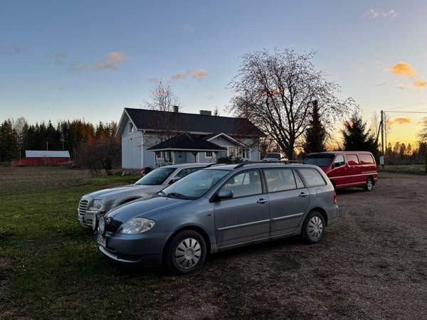 Toyota Corolla Lovisa - valokuva 3