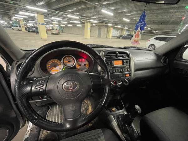 Toyota RAV4 Glebychevo - valokuva 6